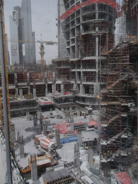 construction  dubai mall photo