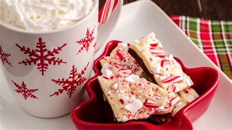 Peppermint Candy Cane Bark 3 Ingredients