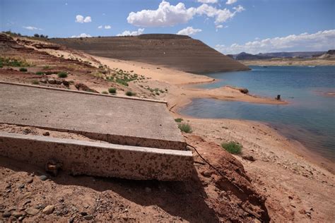 lake mead bodies found as water level drops what else is hidden