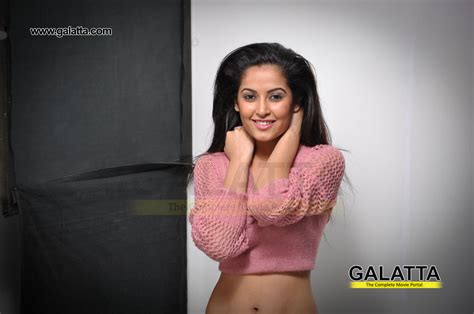 sab hot actress disha pandey navel show for galatta photo shoot