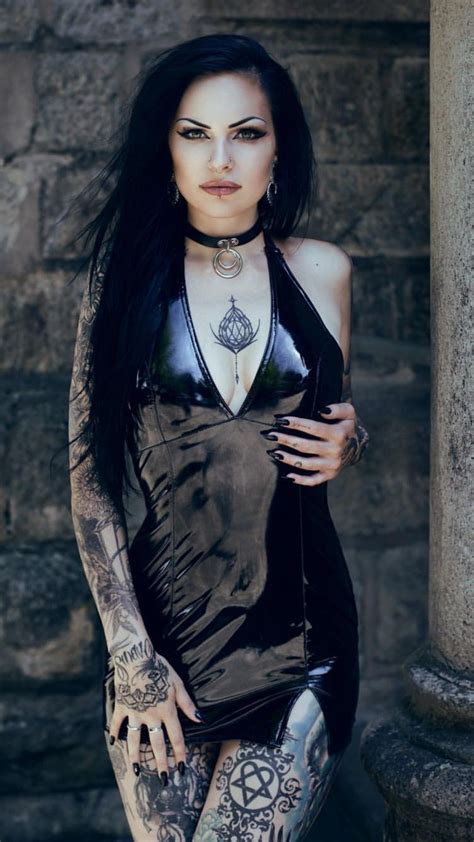 i love her tattoos hot goth girls goth girls gothic fashion