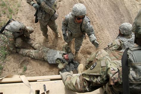 ohio army guardsmen hone combat casualty evacuation skills air