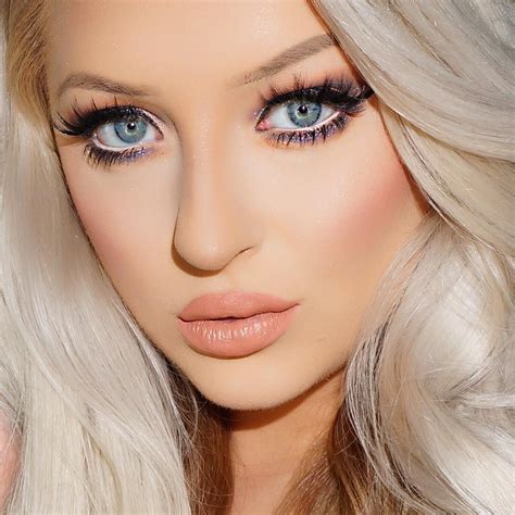 23 Blue Eyes Instagram Model Inspirasi Penting