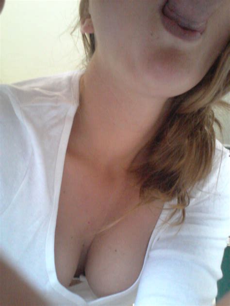 Clothed Amateur Cleavage