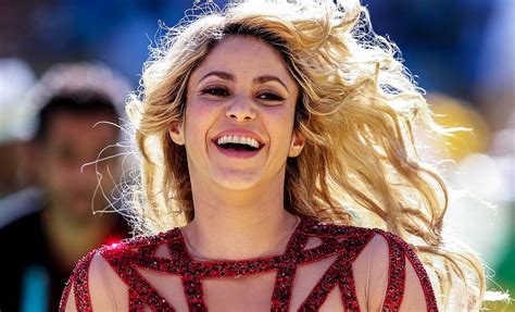 Shakira A Examen El Bisturí Que La Convirtió En Loba