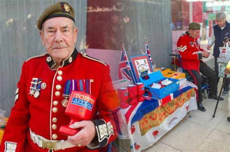 poppy seller soldier robbed of £1 500 remembrance day charity boxes