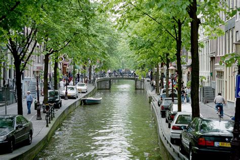 world visits amsterdam city red light district