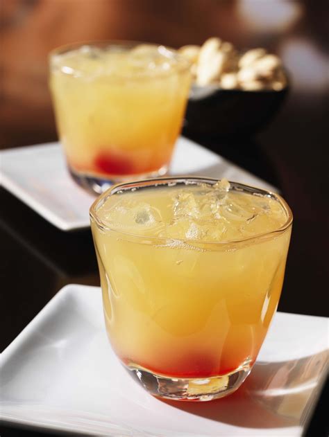 Kick Back With 2 Tasty Tequila Sunrise Cocktail Recipes