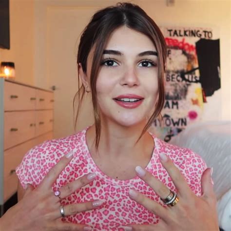 watch olivia jade s first youtube since the college scandal