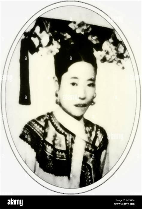 photograph   qing dynasty empress longyu late  court photographer