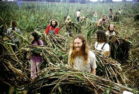 Rare And Unseen Color Photos Of America’s Hippie Communes