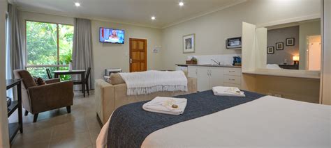 spa villa   luxury spa villas  executive accommodation  yungaburra
