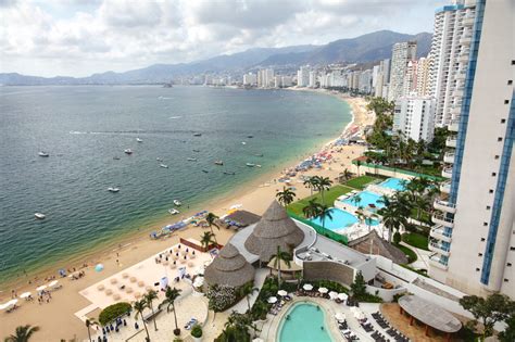 las personas prefieren  acapulco como destino  vivir en la playa