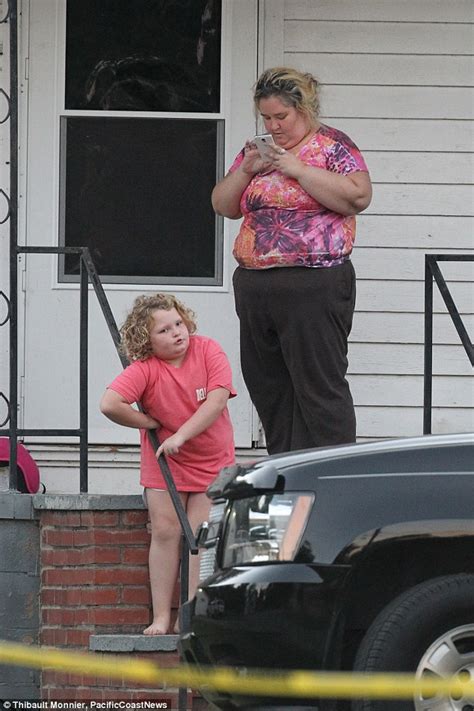 mama june went house hunting last month with man accused