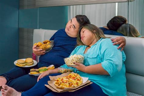 Premium Photo Fat Couple Sleeping While Watching Television