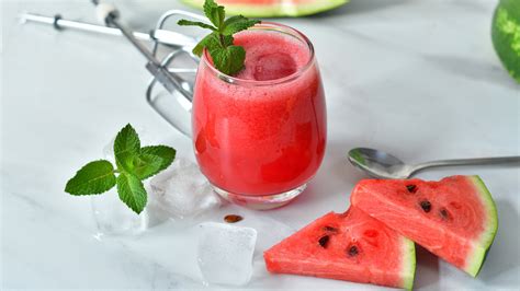 The Reasons Watermelon Juice Should Be Your Go To Summer Drink