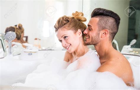 صوررومنسية للمتزوجين في الحمام احلى صور رومانسيه فى الحمام احاسيس جريئة