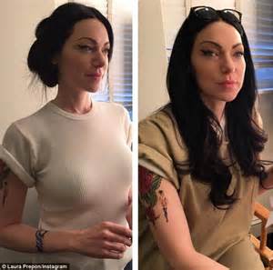 laura prepon kicks off her 21 day new year s detox by buying veggies