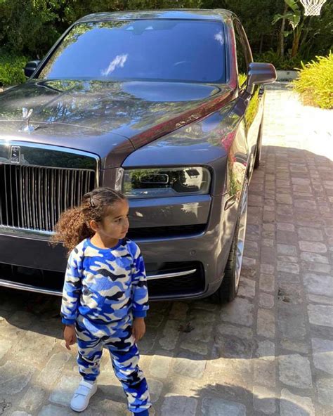 rob kardashian shares cute photo of daughter dream dressed as wonder