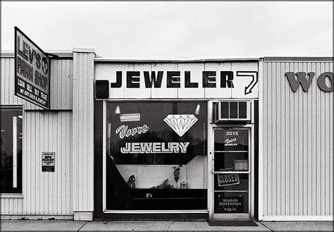 voors jewelry locally owned jewelry store  waynedale photograph  christopher crawford