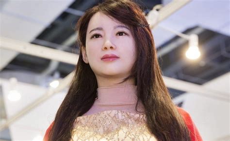 Robot Humanoide De China Mantiene Su Primera Entrevista En Inglés