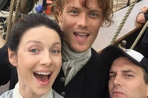 outlander cast give viewers a sneak peek into their south