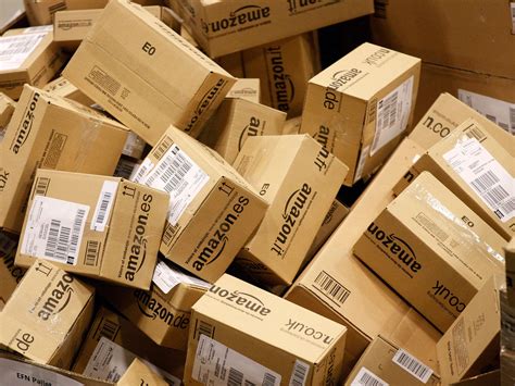 amazon italy chief  company  investigation  tax evasion  independent