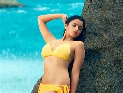 alia bhatt in yellow bikini alia bhatt bikini bollywood actress
