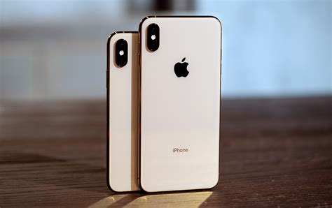 apple iphone xs  xs max review pricey  future proof engadget