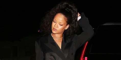 Rihanna Wears Santa Belt In Los Angeles Rihanna S Red Statement Belt