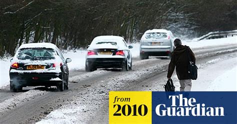 fresh snow disrupts travel in south east england uk weather the