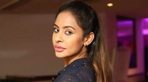 after shocking controversies sri reddy all set to take legal course in fighting online