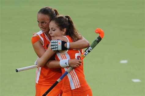 dutch women s field hockey advances to gold medal match on thrilling