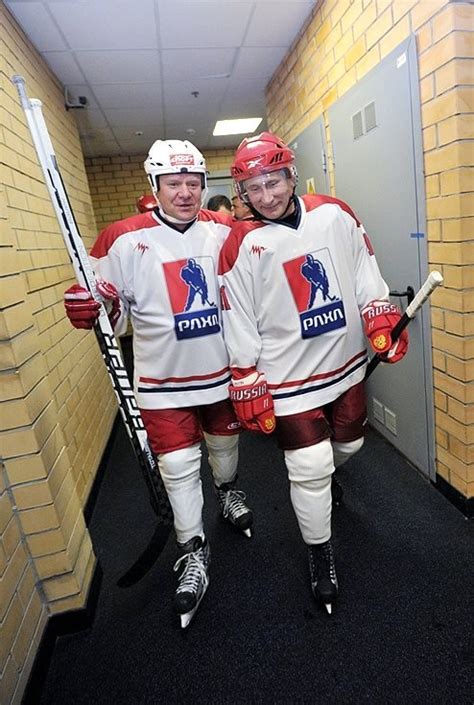 vladimir putin played in an amateur hockey league match president of russia