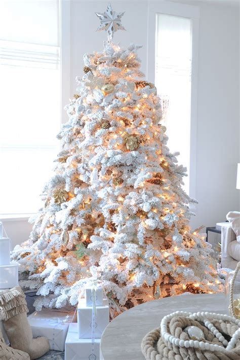 10 simple steps to creating the perfect christmas tree