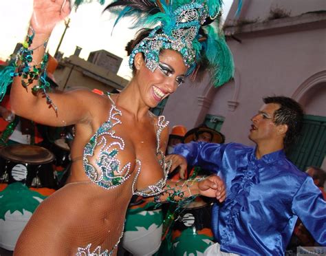 enjoy hourglass bodies of latina divas on carnival 79