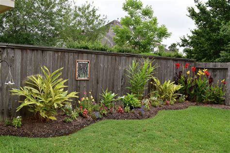 15 backyard landscaping ideas along fence 2023 dhomish