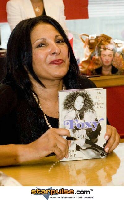 Pam Griers Book Signing Pam Grier Foxy Brown Renaissance Women