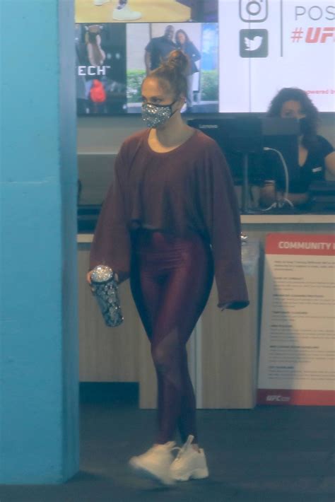 Jennifer Lopez Sexy Big Ass In Leggings At A Gym In