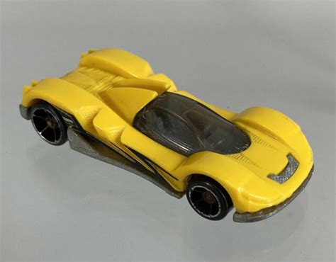 Hot Wheels Teegray Yellow Exotic Sports Diecast Car Multi Pack