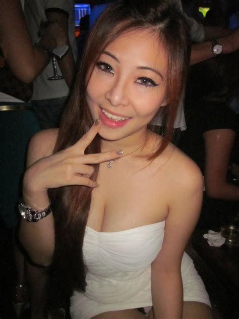 pinay girl in the bar by yanp