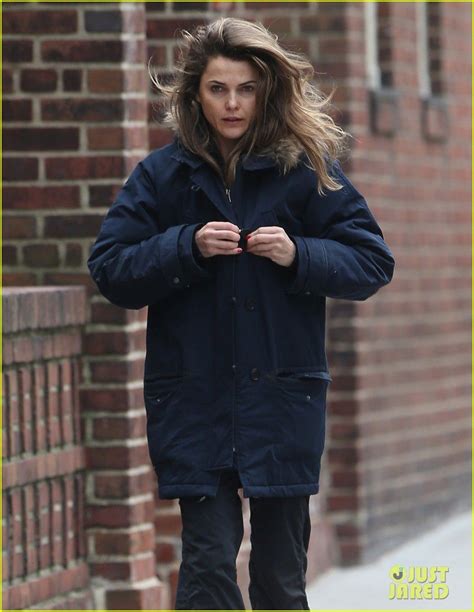 keri russell steps out solo after matthew rhys dating