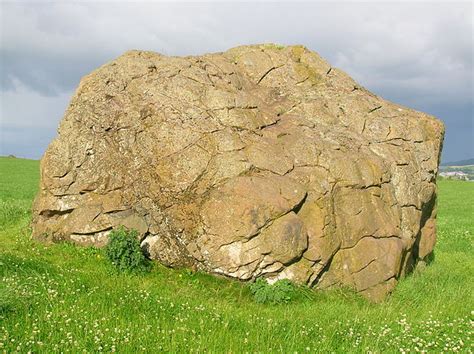 file clochoderick logan stone wikimedia commons