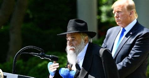 poway rabbi calls donald trump mensch who began his healing
