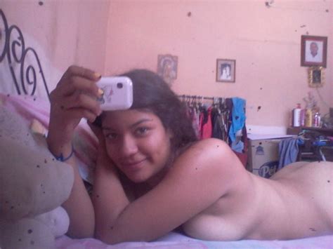 Indian Girl Taking Her Nude Selfies 40 Pics