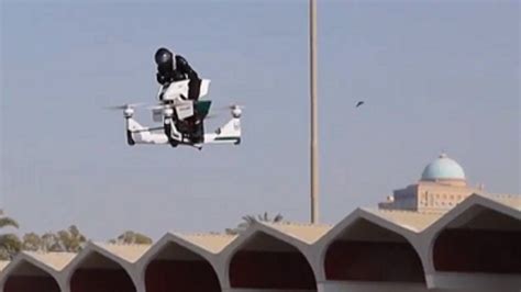 dubai ahora tiene policia voladora httpbitlyyqjqsu drone police motorbikes