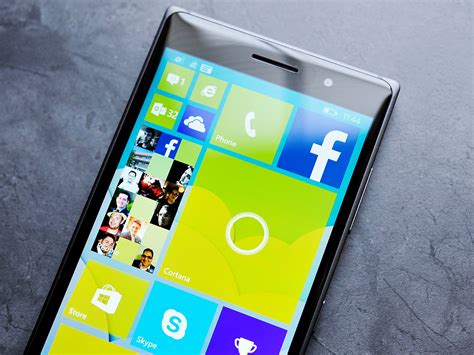 microsoft confirms   windows phone flagship wont arrive  windows   ready