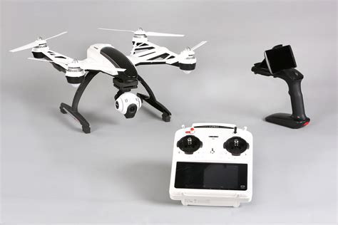 yuneec typhoon  rtf quadcopter bundle aerial drone   megapixel hd camera flight