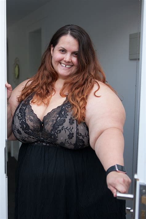 hips and curves plus size lingerie review this is meagan kerr