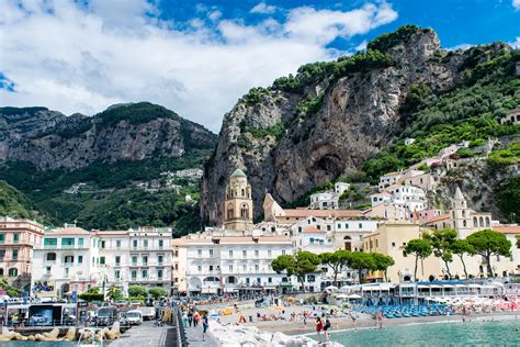 coasta amalfi  insula capri  colt de rai din sudul italiei